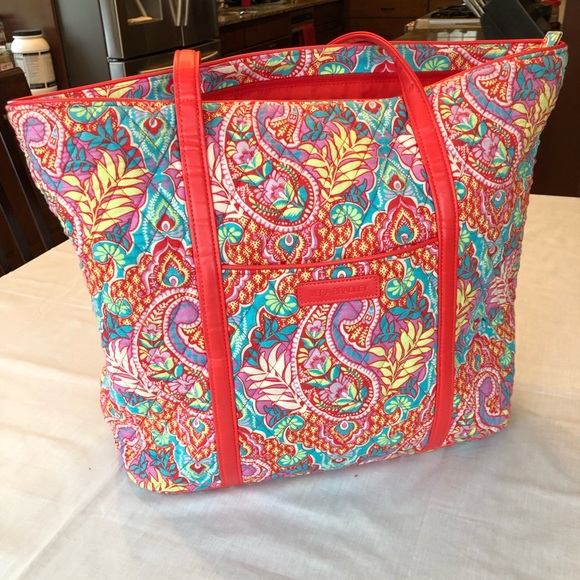 Vera Bradley Handbags - Vera Bradley Large Tote Bag